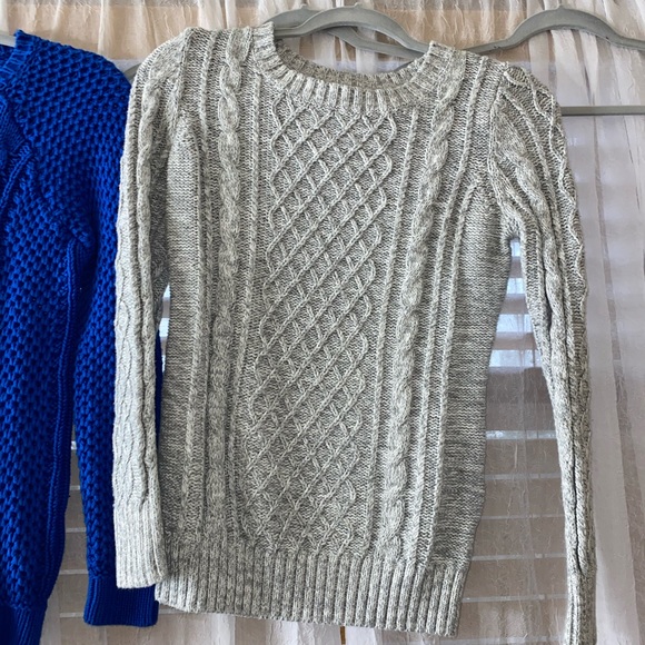 Sweaters - Picture 3 of 3